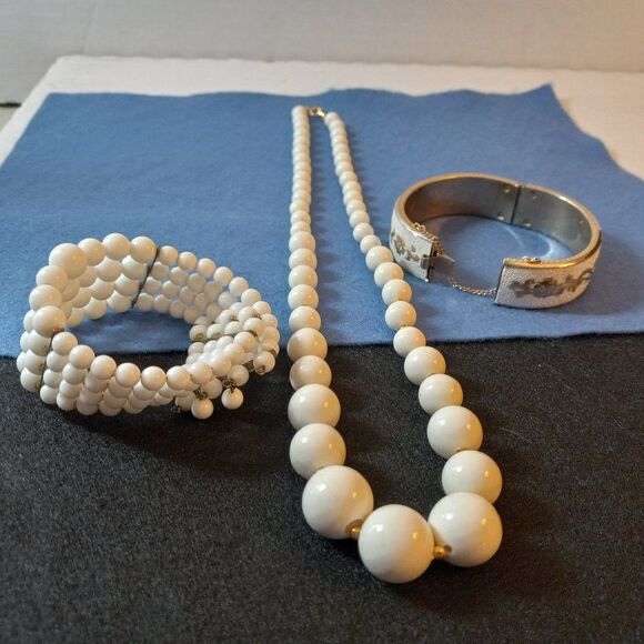 Vintage Beaded Necklace and Bracelets - Picture 1 of 7
